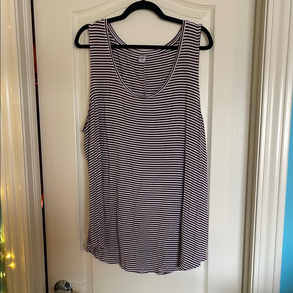 Old Navy Red and White Ribbed Relaxed Tank Top